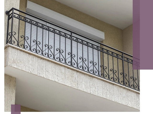 Балконные ограждения из металла и стекла в Шатуре для домов