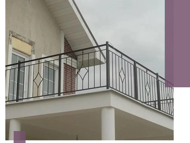 Изготовление балконных ограждений в Шатуре из металла и стекла